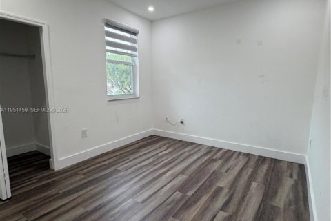 Villa ou maison à louer à Doral, Floride: 4 chambres, 200.2 m2 № 2009436 - photo 14