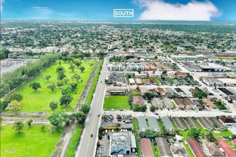 Commercial property in Hialeah, Florida № 1950545 - photo 20