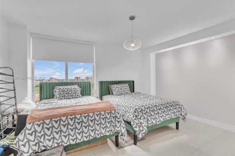 Condo in Aventura, Florida, 2 bedrooms  № 2244700 - photo 13