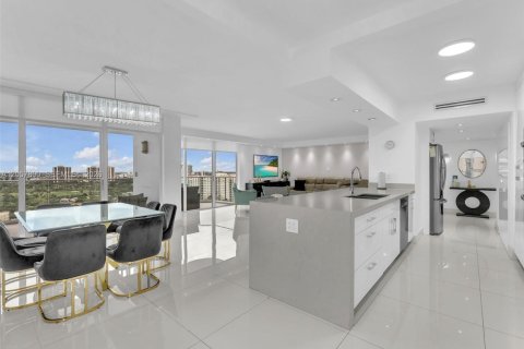 Condo in Aventura, Florida, 2 bedrooms № 2244700