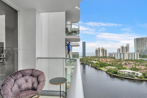 Condo in Aventura, Florida, 2 bedrooms  № 2244700 - photo 22