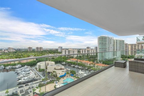 Condo in Aventura, Florida, 2 bedrooms  № 2244700 - photo 28