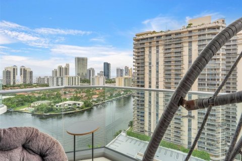 Condo in Aventura, Florida, 2 bedrooms  № 2244700 - photo 21