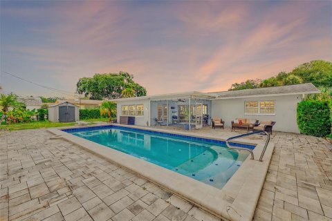 Casa en venta en Clearwater, Florida, 3 dormitorios, 176.42 m2 № 1879921 - foto 2