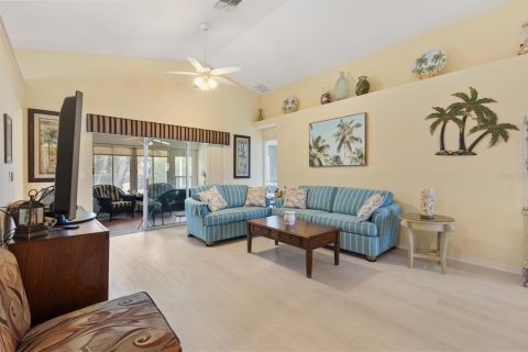 House in Summerfield, Florida 2 bedrooms, 142.98 sq.m. № 1884359 - photo 5