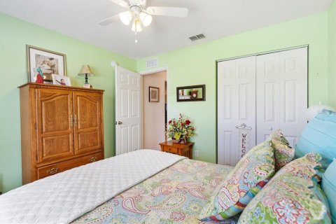 House in Summerfield, Florida 2 bedrooms, 142.98 sq.m. № 1884359 - photo 18