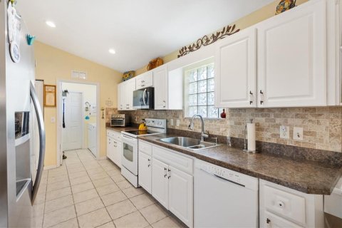 House in Summerfield, Florida 2 bedrooms, 142.98 sq.m. № 1884359 - photo 10