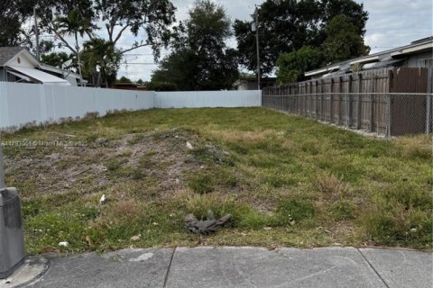 Land in Hialeah, Florida № 1862528 - photo 4