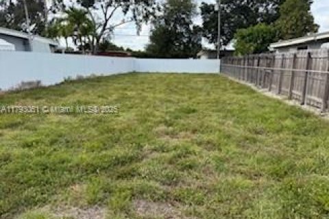 Land in Hialeah, Florida № 1862528 - photo 2