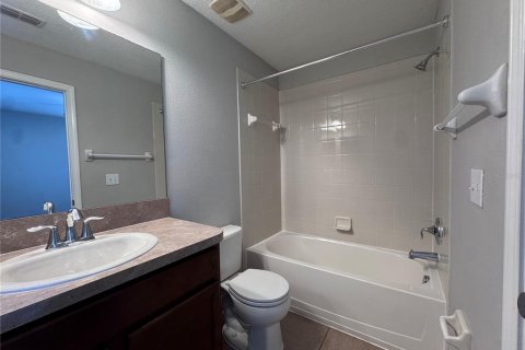 Touwnhouse à louer à Tampa, Floride: 2 chambres, 110.74 m2 № 2384284 - photo 11