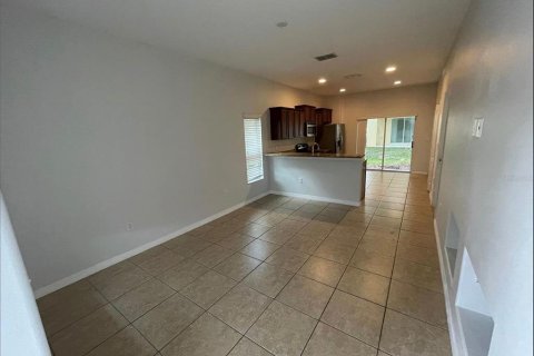 Touwnhouse à louer à Tampa, Floride: 2 chambres, 110.74 m2 № 2384284 - photo 3