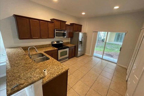 Touwnhouse à louer à Tampa, Floride: 2 chambres, 110.74 m2 № 2384284 - photo 2