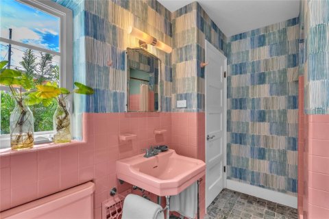 House in Hollywood, Florida 4 bedrooms, 244.33 sq.m. № 1930244 - photo 21