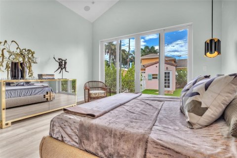 House in Hollywood, Florida 4 bedrooms, 244.33 sq.m. № 1930244 - photo 29