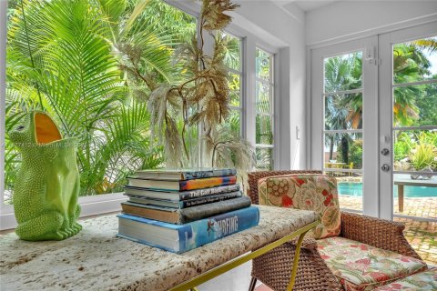 House in Hollywood, Florida 4 bedrooms, 244.33 sq.m. № 1930244 - photo 16