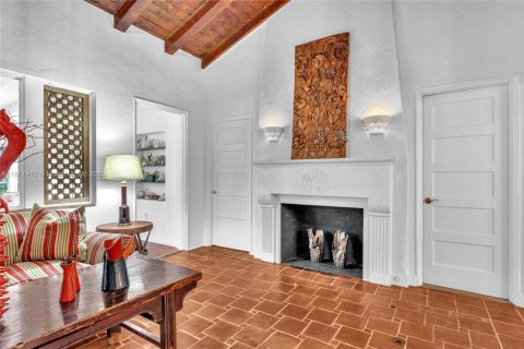 House in Hollywood, Florida 4 bedrooms, 244.33 sq.m. № 1930244 - photo 14