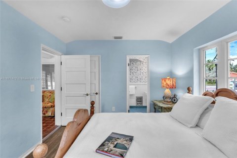 House in Hollywood, Florida 4 bedrooms, 244.33 sq.m. № 1930244 - photo 17