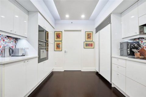 Condo in Miami Beach, Florida, 2 bedrooms  № 2186152 - photo 14