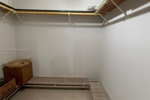 Villa ou maison à vendre à Miami, Floride: 3 chambres, 247.96 m2 № 1839096 - photo 20