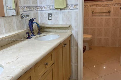 Villa ou maison à vendre à Miami, Floride: 3 chambres, 247.96 m2 № 1839096 - photo 6