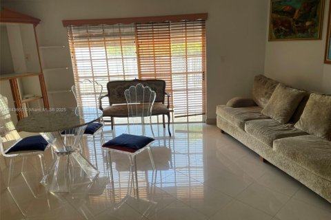Villa ou maison à vendre à Miami, Floride: 3 chambres, 247.96 m2 № 1839096 - photo 11