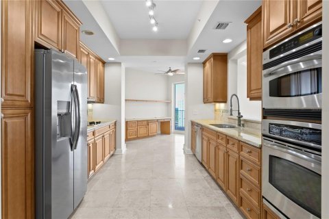 Condo in Saint Petersburg, Florida, 2 bedrooms № 2222442 - photo 15