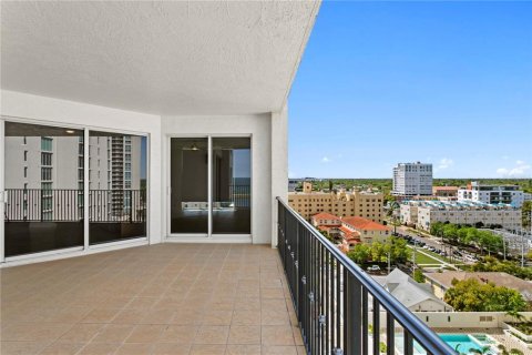 Condo in Saint Petersburg, Florida, 2 bedrooms № 2222442 - photo 20
