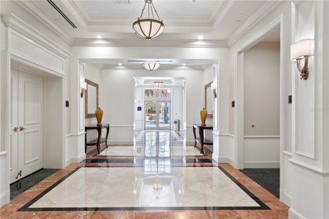 Condo in Saint Petersburg, Florida, 2 bedrooms № 2222442 - photo 4