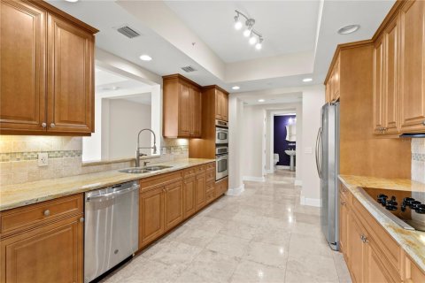 Condo in Saint Petersburg, Florida, 2 bedrooms № 2222442 - photo 14