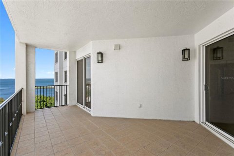 Condo in Saint Petersburg, Florida, 2 bedrooms № 2222442 - photo 29