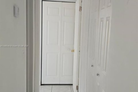 Снять в аренду кондоминиум в Норт-Майами, Флорида 1 спальня, 100.33м2, № 1931514 - фото 7