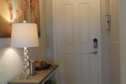 Condo in Bradenton, Florida, 2 bedrooms in LAKEWOOD NATIONAL  № 1885823 - photo 4
