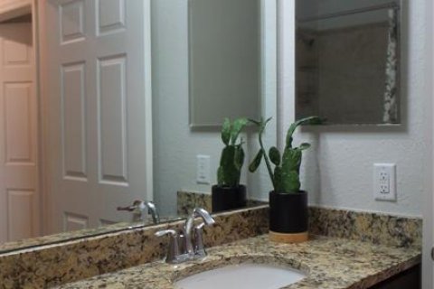 Condo in Bradenton, Florida, 2 bedrooms in LAKEWOOD NATIONAL  № 1885823 - photo 16