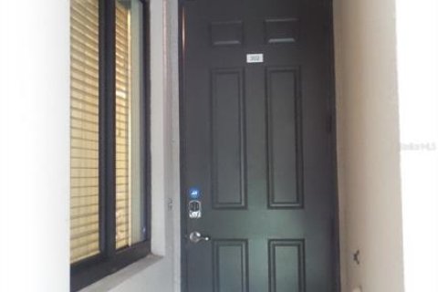 Condo in Bradenton, Florida, 2 bedrooms in LAKEWOOD NATIONAL  № 1885823 - photo 3