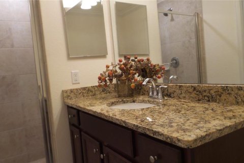 Condo in Bradenton, Florida, 2 bedrooms in LAKEWOOD NATIONAL  № 1885823 - photo 12