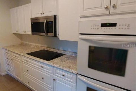 Apartment in Bunnell, Florida 4 bedrooms, 125.98 sq.m. № 2209332 - photo 7