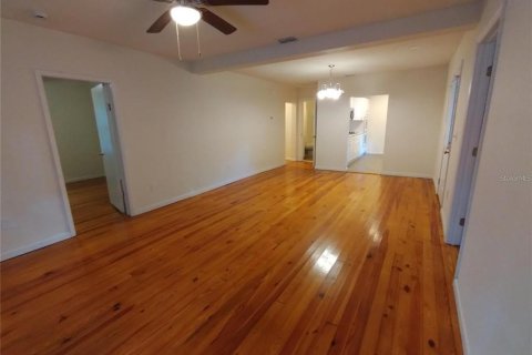 Apartment in Bunnell, Florida 4 bedrooms, 125.98 sq.m. № 2209332 - photo 4