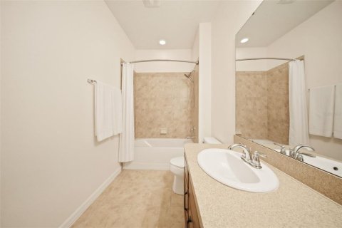 House in Ocoee, Florida 3 bedrooms, 199.18 sq.m. № 2100004 - photo 8