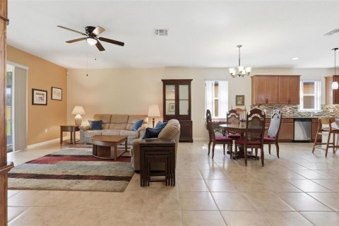 House in Ocoee, Florida 3 bedrooms, 199.18 sq.m. № 2100004 - photo 11