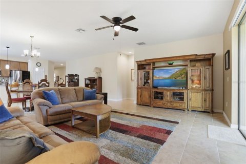 House in Ocoee, Florida 3 bedrooms, 199.18 sq.m. № 2100004 - photo 12