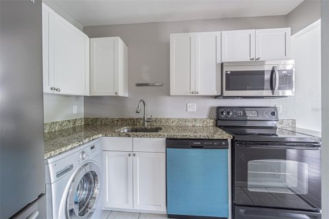 Copropriété à vendre à Saint Petersburg, Floride: 1 chambre, 62.06 m2 № 1832728 - photo 14