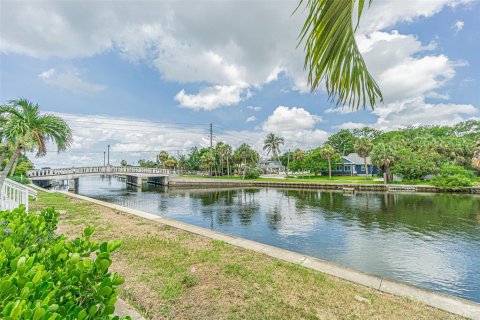 Copropriété à vendre à Saint Petersburg, Floride: 1 chambre, 62.06 m2 № 1832728 - photo 4