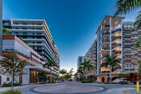 Condo in Aventura, Florida  № 1738047 - photo 1