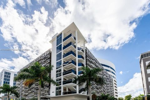 Condo in Aventura, Florida  № 1738047 - photo 2