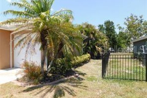 Villa ou maison à vendre à Punta Gorda, Floride: 3 chambres, 219.99 m2 № 2273342 - photo 7