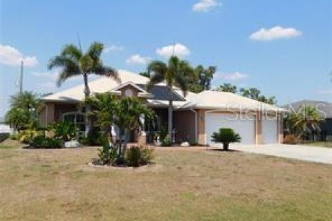 Villa ou maison à vendre à Punta Gorda, Floride: 3 chambres, 219.99 m2 № 2273342 - photo 3