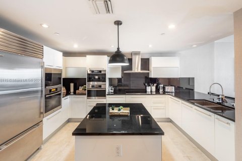 Condo in Sunny Isles Beach, Florida, 3 bedrooms  № 1729099 - photo 10