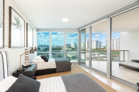 Condo in Sunny Isles Beach, Florida, 3 bedrooms  № 1729099 - photo 17