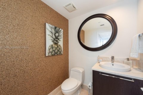 Condo in Sunny Isles Beach, Florida, 3 bedrooms  № 1729099 - photo 23