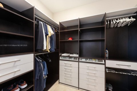 Condo in Sunny Isles Beach, Florida, 3 bedrooms  № 1729099 - photo 24